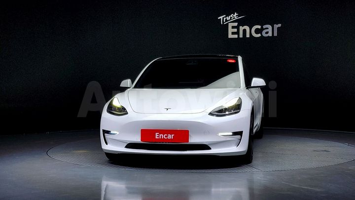 Tesla Model 3 2021 — 3