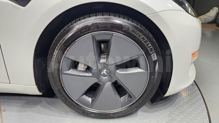 Tesla Model 3 2021 — 5