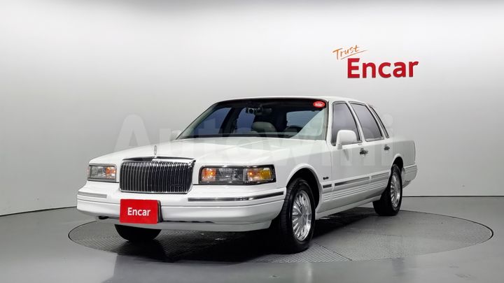 Lincoln Town Car