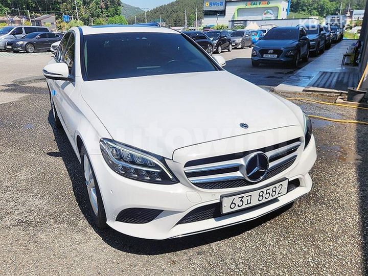 Mercedes-Benz C Class 2019 — 3