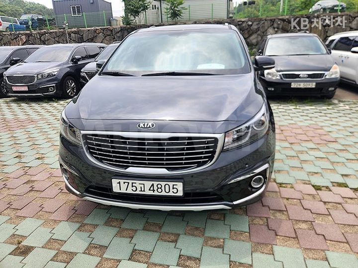 Kia Carnival 2015 — 2