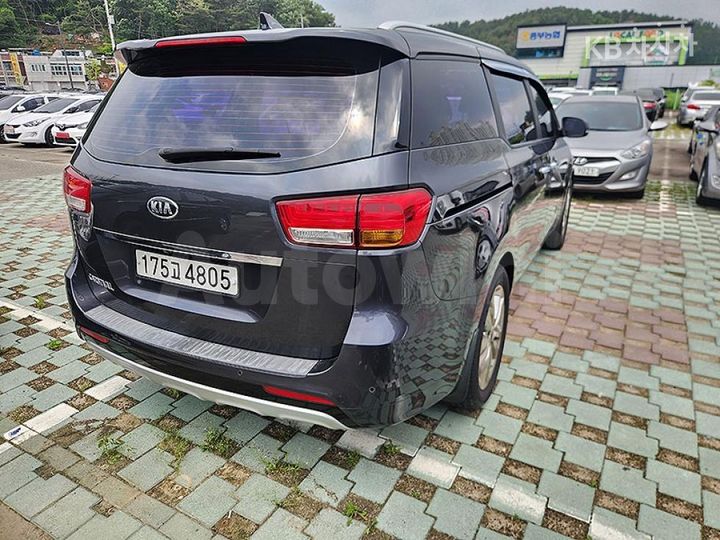Kia Carnival 2015 — 4