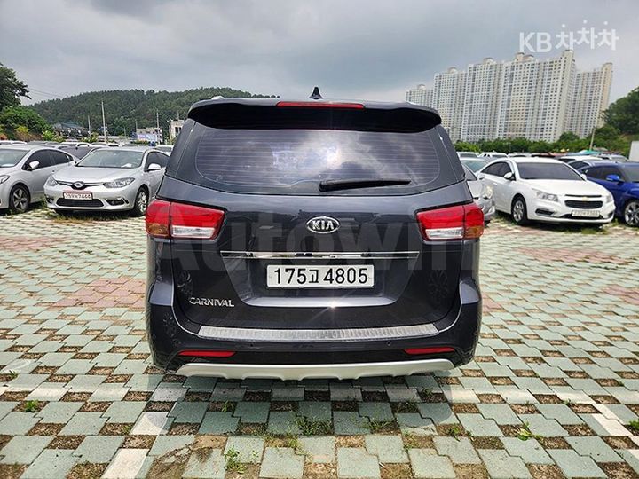 Kia Carnival 2015 — 5