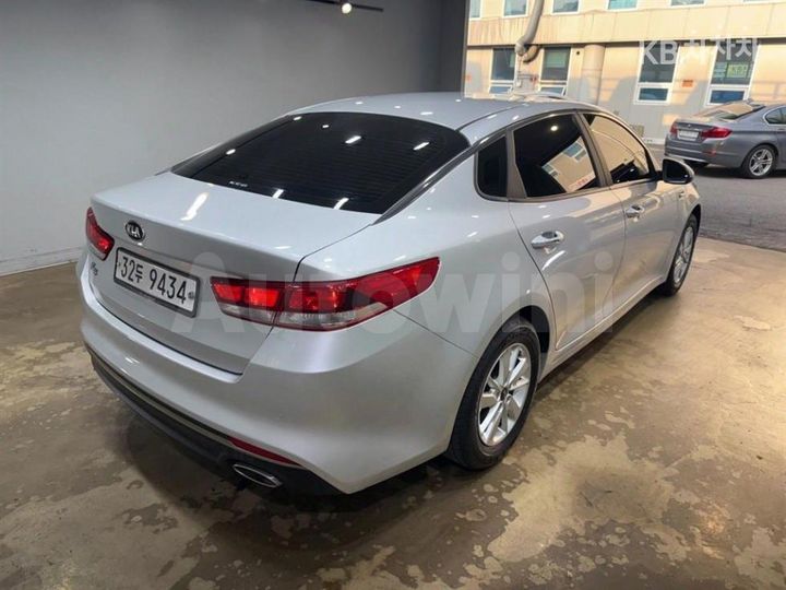 Kia K5 2016 — 2