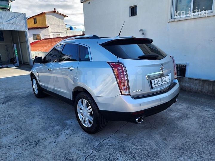 Cadillac SRX 2011 — 4