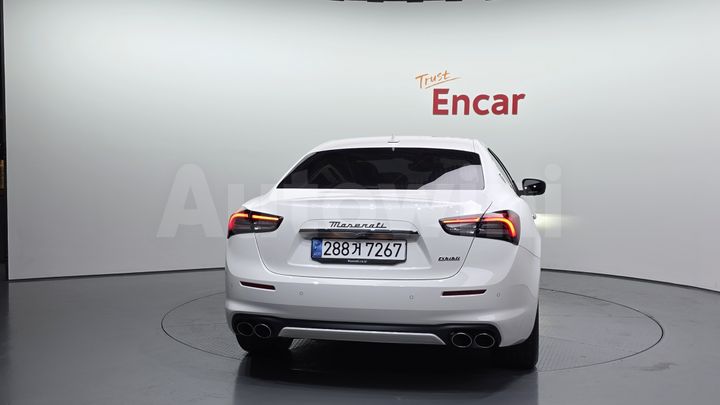 Maserati Ghibli 2022 — 4