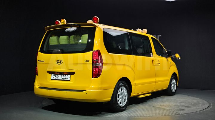 Hyundai Starex 2015 — 2