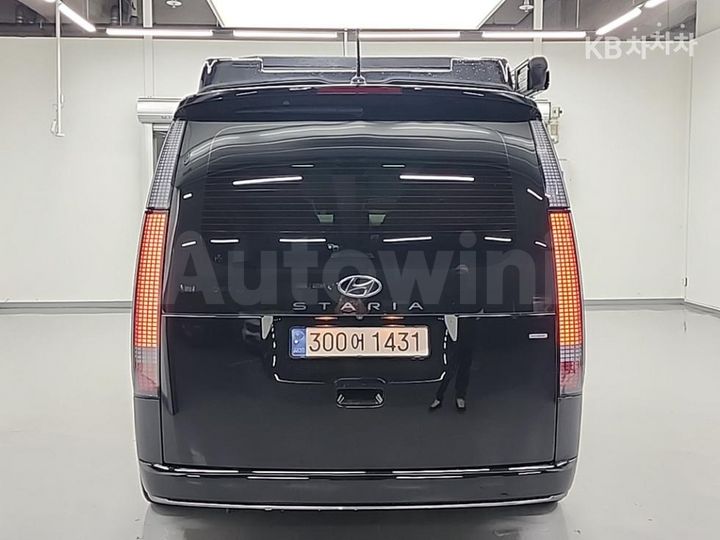 Hyundai Staria 2022 — 3