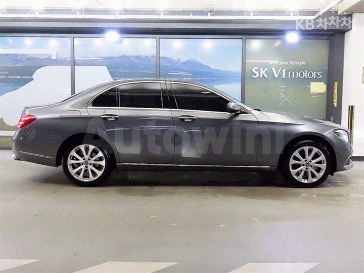 Mercedes Benz E Class 2019 — 3