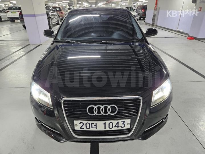 Audi A3 2011 — 2