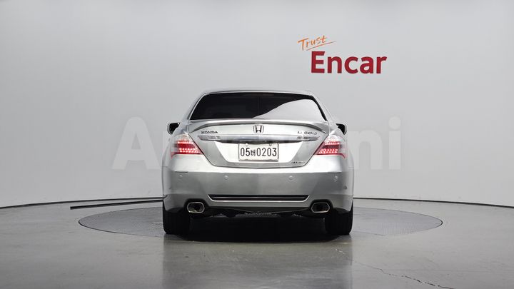 Honda Legend 2010 — 4