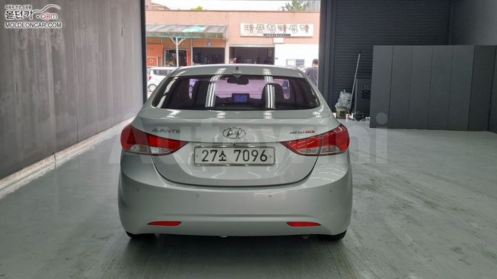 Hyundai Avante 2011 — 4