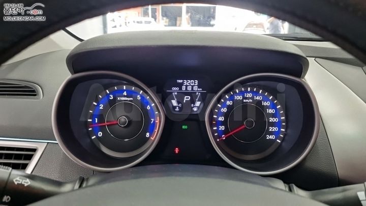 Hyundai Avante 2011 — 5