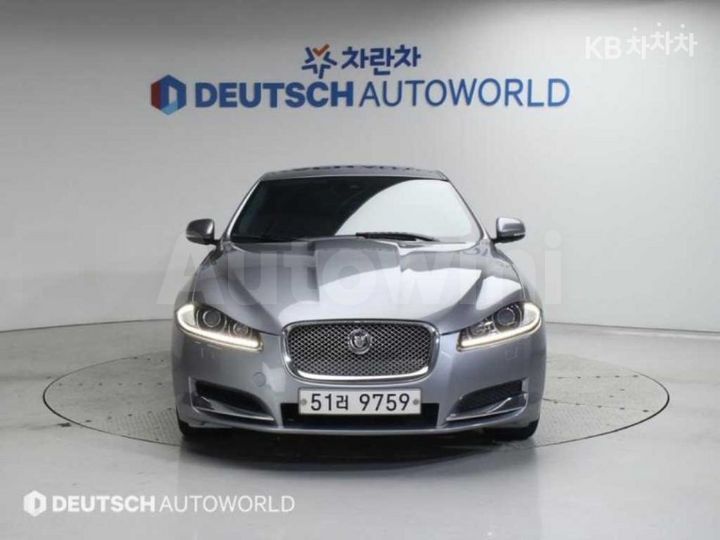 Jaguar XF 2012 — 3