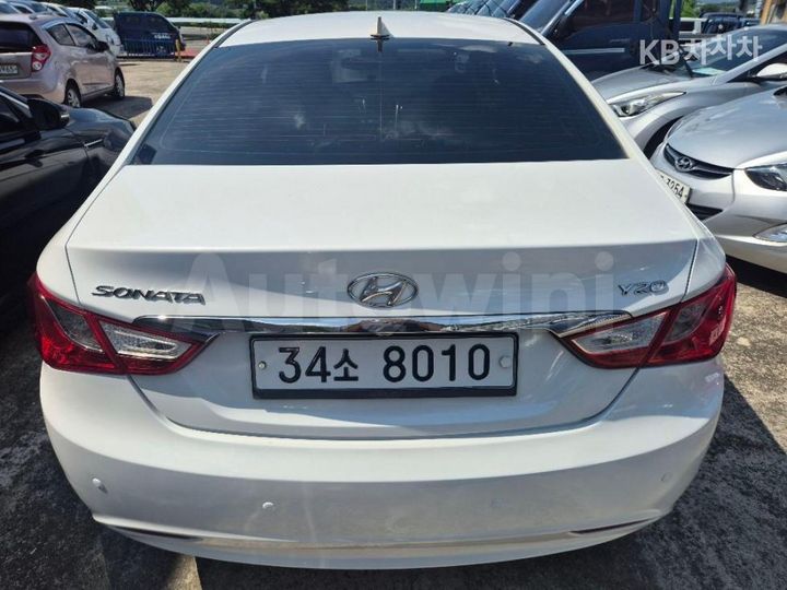 Hyundai Sonata 2011 — 3