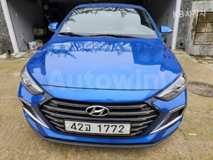 Hyundai Avante 2018 — 3