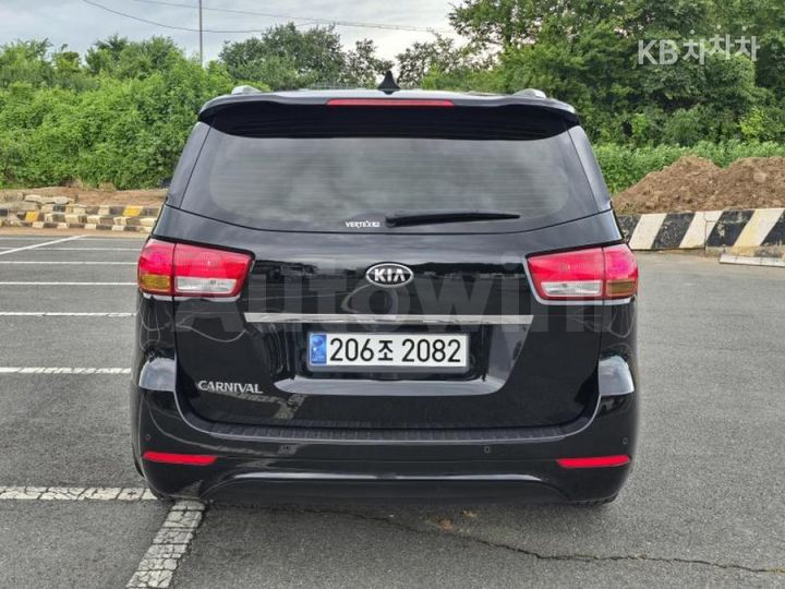 Kia Carnival 2017 — 4