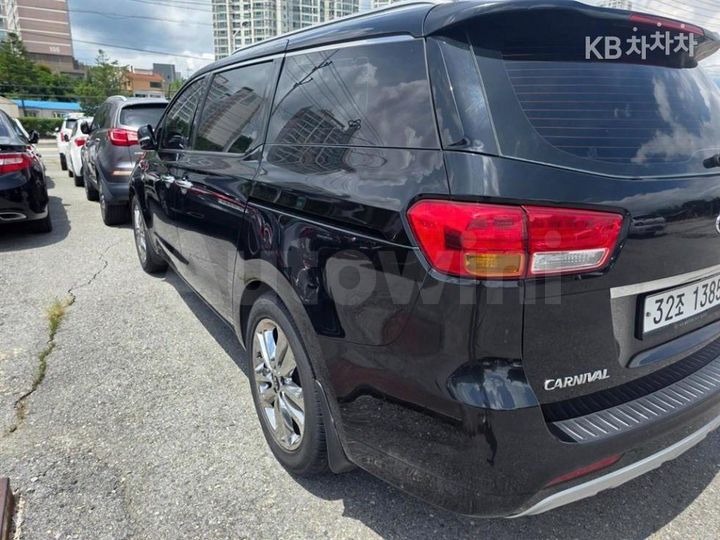 Kia Carnival 2015 — 4
