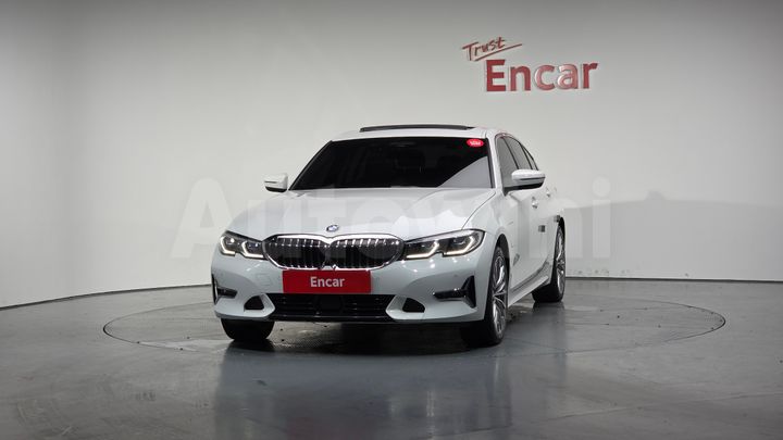 BMW 3 Series 2021 — 3