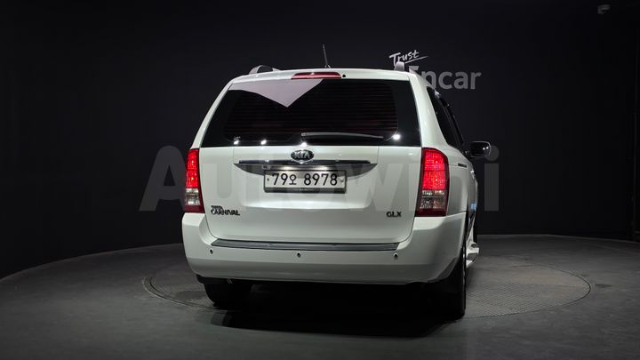 Kia Carnival 2013 — 4