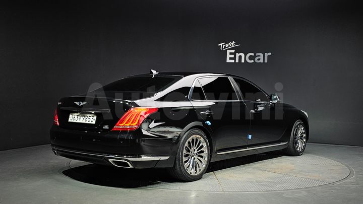 Genesis EQ900