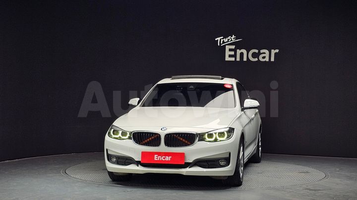 BMW 3 Series 2020 — 3