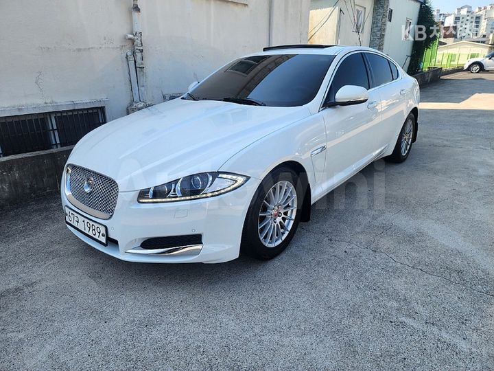 Jaguar XF