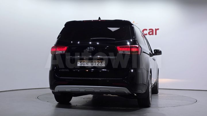 Kia Carnival 2017 — 4