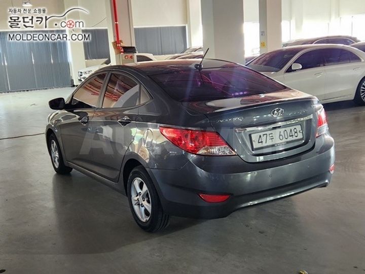 Hyundai Accent 2011 — 4