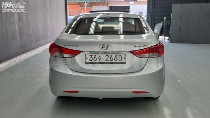 Hyundai Avante 2011 — 4