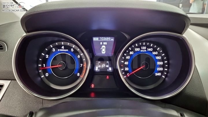 Hyundai Avante 2011 — 5