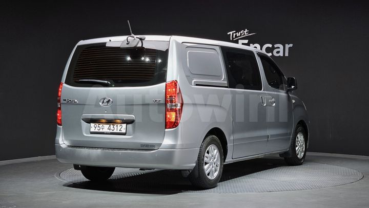 Hyundai Starex 2017 — 2