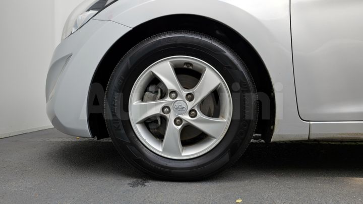 Hyundai Avante 2015 — 5