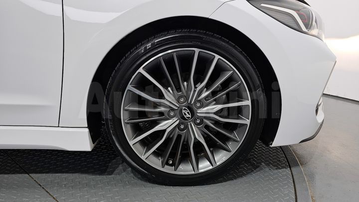 Hyundai Avante 2017 — 5