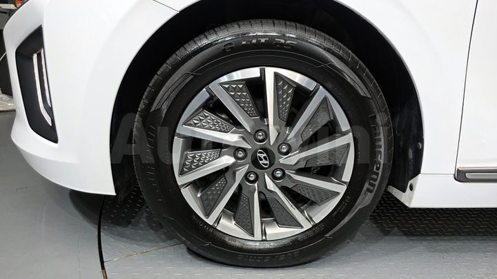 Hyundai Ioniq 2020 — 5