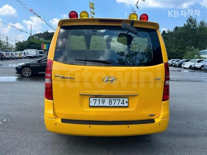 Hyundai Starex 2015 — 2