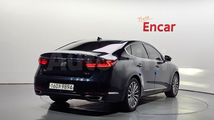 Kia K7 2018 — 2