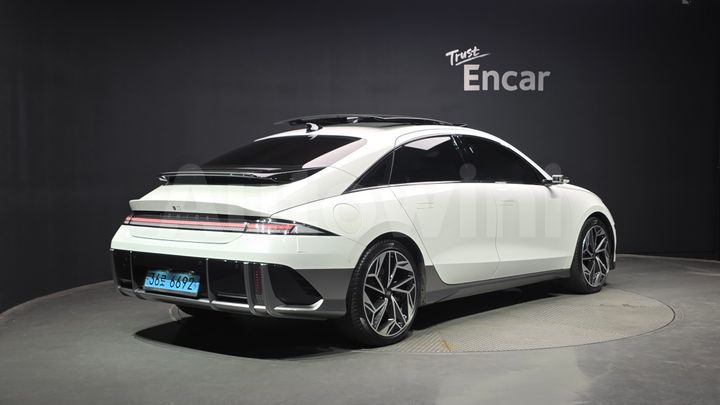 Hyundai Ioniq 2023 — 2