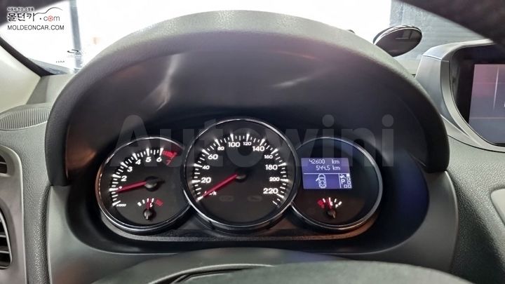 Renault SM3 2009 — 5