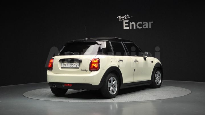Mini Cooper 2015 — 3