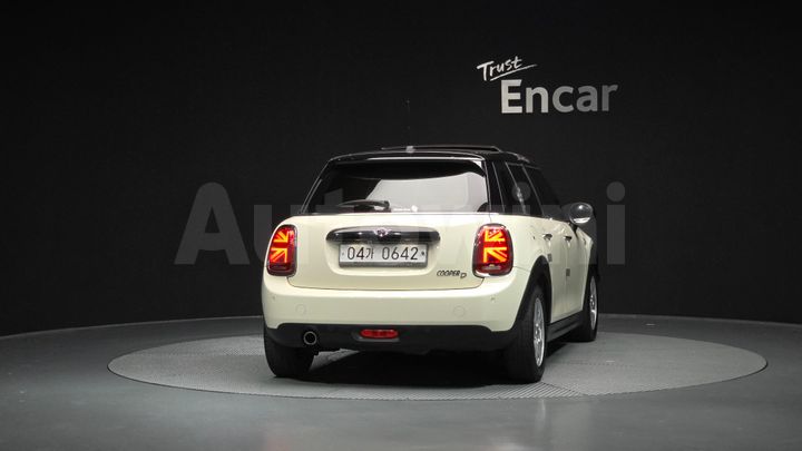 Mini Cooper 2015 — 5