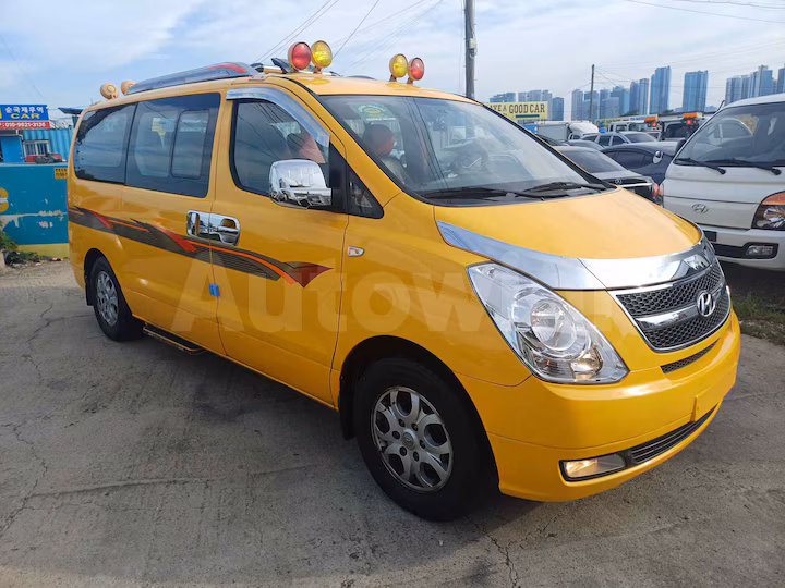 Hyundai Starex 2015 — 2
