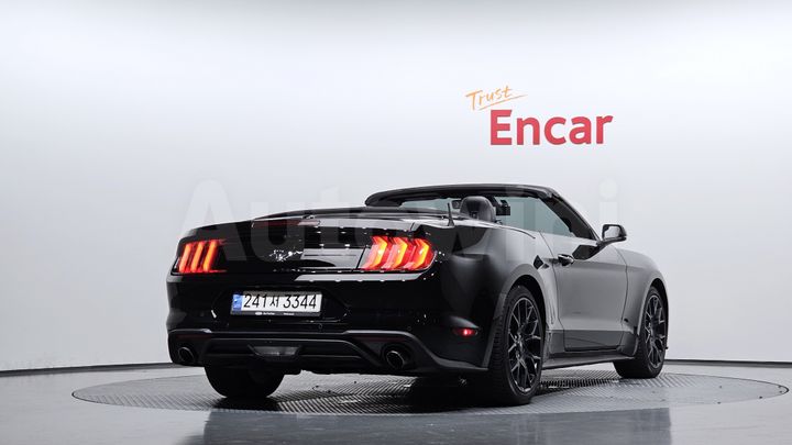 Ford Mustang 2020 — 2