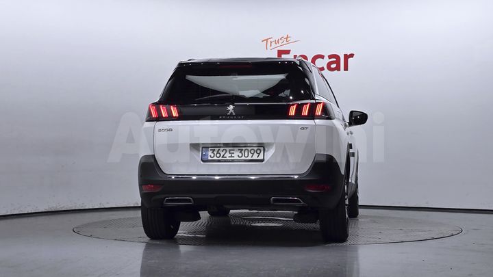 Peugeot 5008 2021 — 4