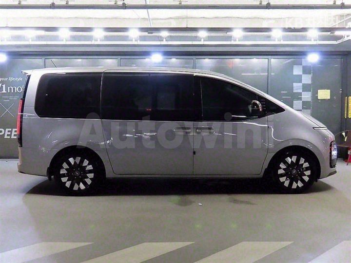 Hyundai Staria 2022 — 3