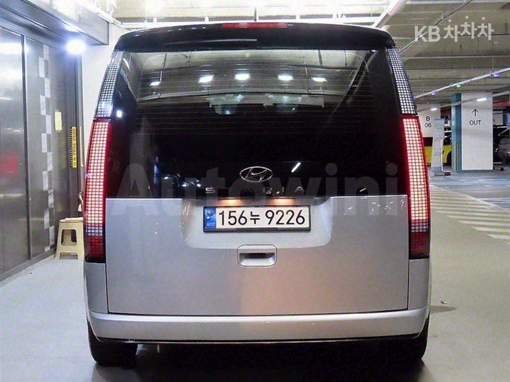 Hyundai Staria 2022 — 5