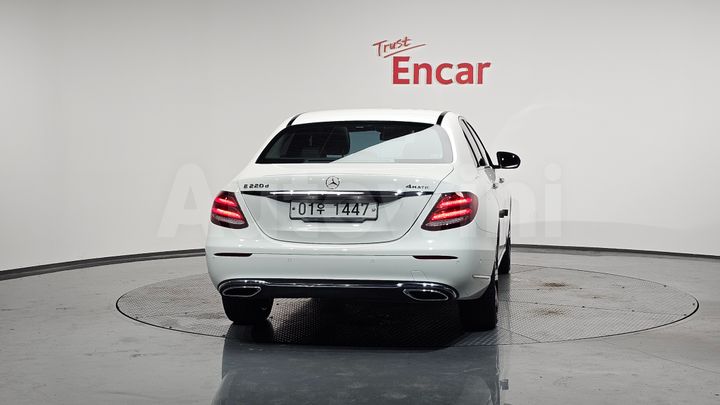 Mercedes-Benz E Class 2017 — 4
