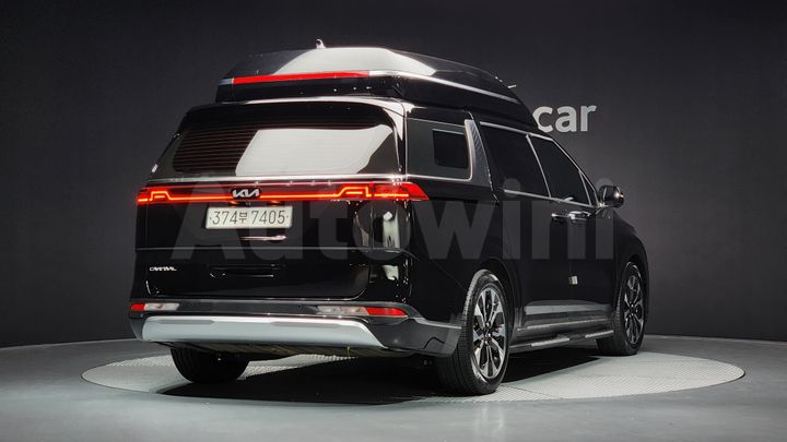 Kia Carnival 2023 — 2