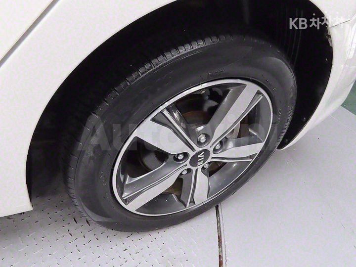 Kia K3 2018 — 5