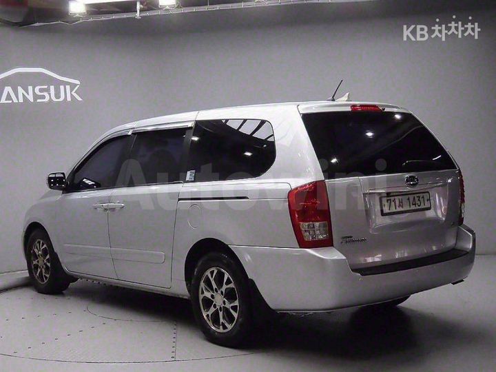 Kia Carnival 2014 — 3